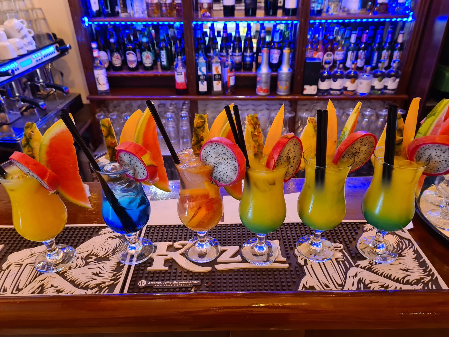 Sala restauracyjna i bar — wnętrze Ustronianki